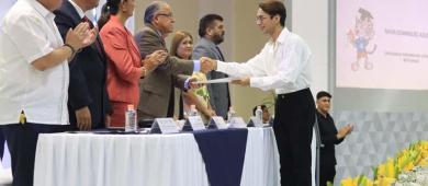 UABCS entrega 204 títulos y grados académicos a una nueva generación de profesionistas