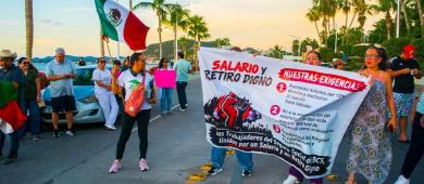 “Ni un paso atrás”: trabajadores del IMSS toman las calles de La Paz