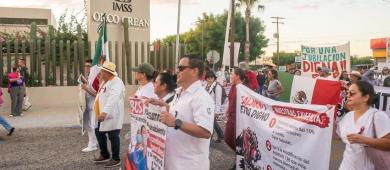 Trabajadores del IMSS convocan a megamarcha nacional; en La Paz protestarán el 30 de octubre