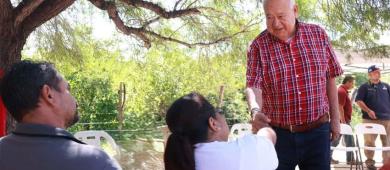 Atiende gobernador Víctor Castro necesidades de comunidades rurales del municipio de La Paz