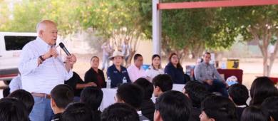 Destina Víctor Castro unidades para educación, deporte y sectores sociales en Mulegé